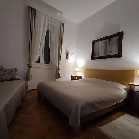 Apartman Riva 2 Komiža Esterno foto