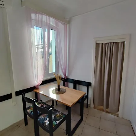 Apartman Riva 2 Komiža Esterno foto