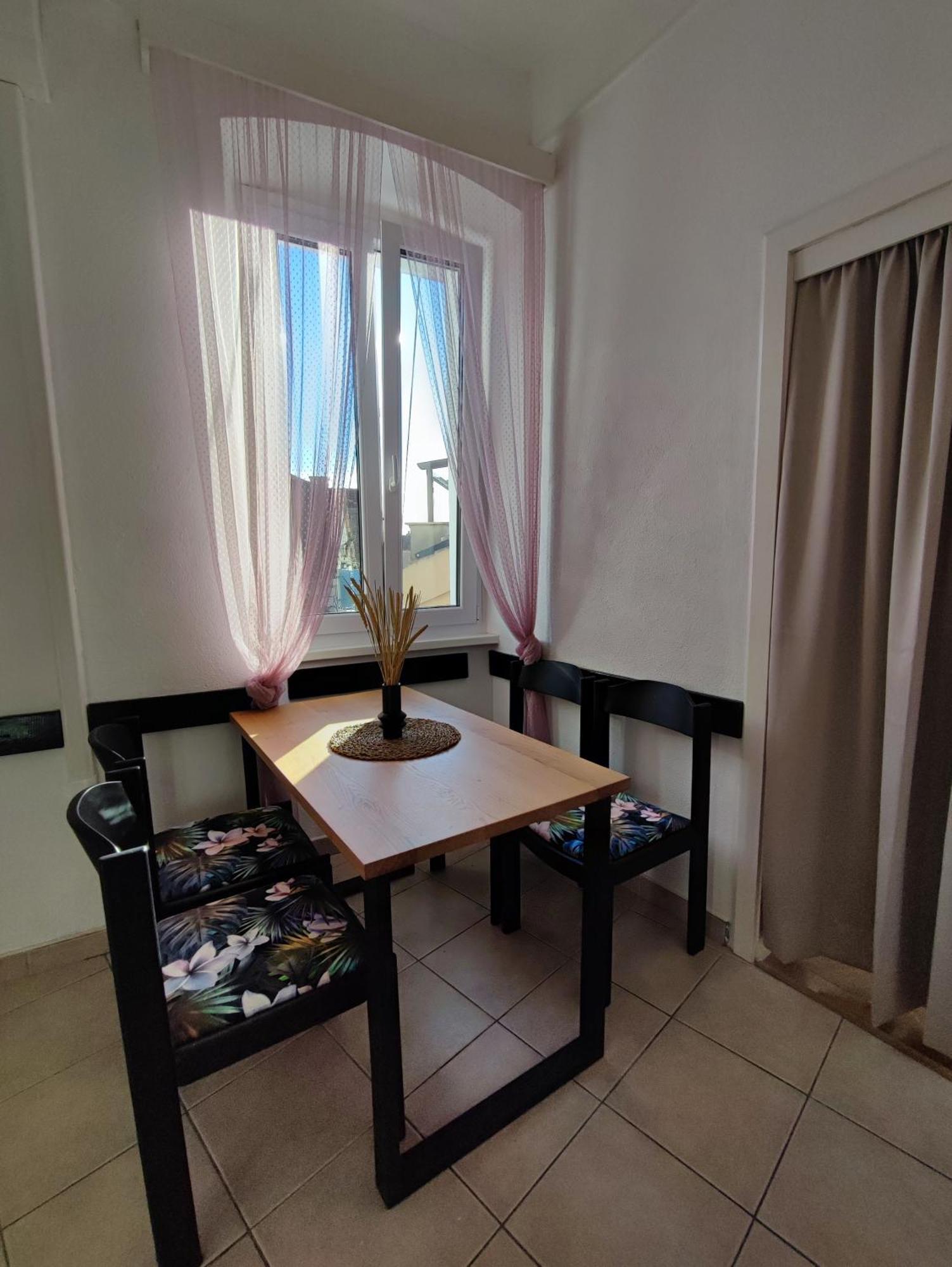 Riva 2 Apartment Komiza
